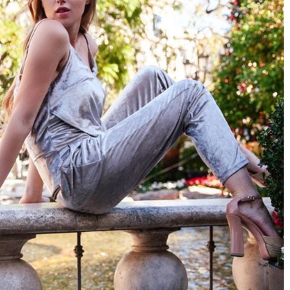 CHIC DOLLZ Champagne velvet jumpsuit - Picture 3 of 3